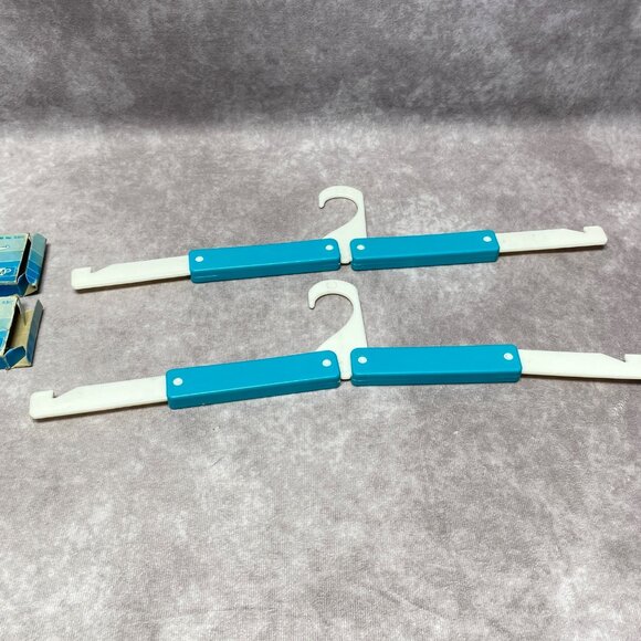 Vintage MP Foldable Plastic Hanger Set For Shirt and Coats White & Turquoise - Picture 6 of 9